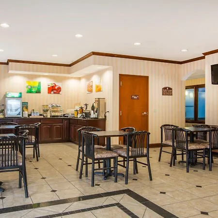 Econo Lodge Glens Falls - Lake George-3