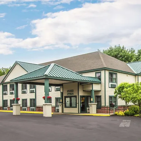 Econo Lodge Glens Falls - Lake George-2